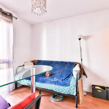 Large Studio In The Heart Of Les Carmes Area