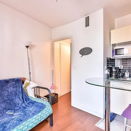 Large Studio In The Heart Of Les Carmes Area *