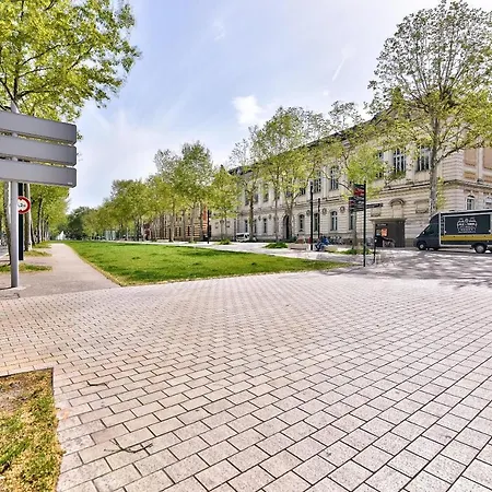 아파트 Large Studio In The Heart Of Les Carmes Area 툴루즈