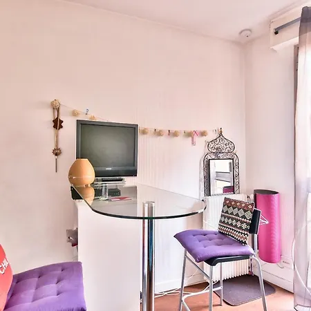 Large Studio In The Heart Of Les Carmes Area *